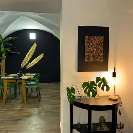 Apartment Monahouse - Elegance And Comfort On Via Etnea In The Heart Of - Sicily *