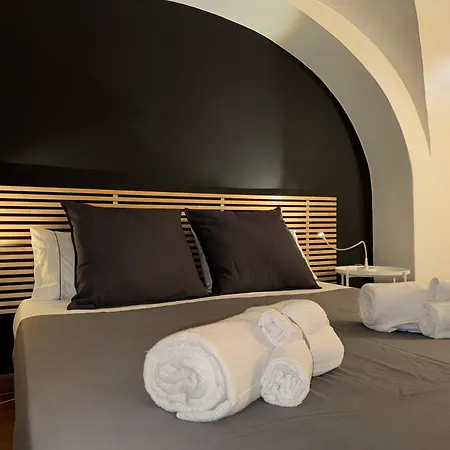 Apartment Monahouse - Elegance And Comfort On Via Etnea In The Heart Of - Sicily