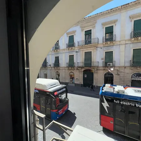 Apartment Monahouse - Elegance And Comfort On Via Etnea In The Heart Of - Sicily