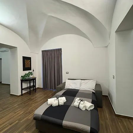 Apartment Monahouse - Elegance And Comfort On Via Etnea In The Heart Of - Sicily
