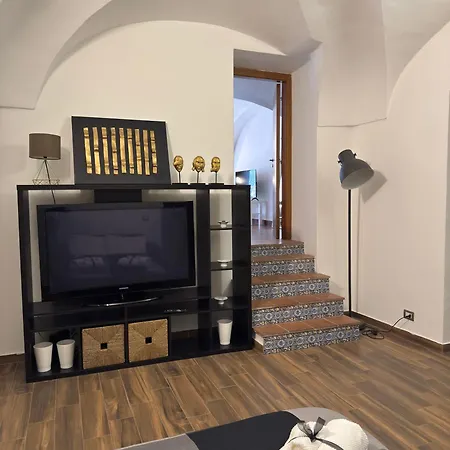 Apartment Monahouse - Elegance And Comfort On Via Etnea In The Heart Of - Sicily *