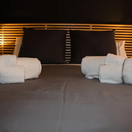 Monahouse - Elegance And Comfort On Via Etnea In The Heart Of - Sicily Apartment