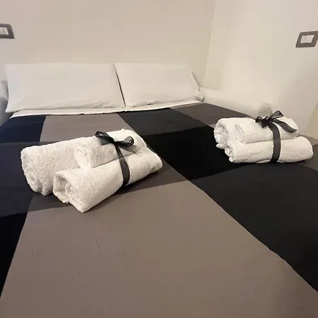 Apartment Monahouse - Elegance And Comfort On Via Etnea In The Heart Of - Sicily Catania